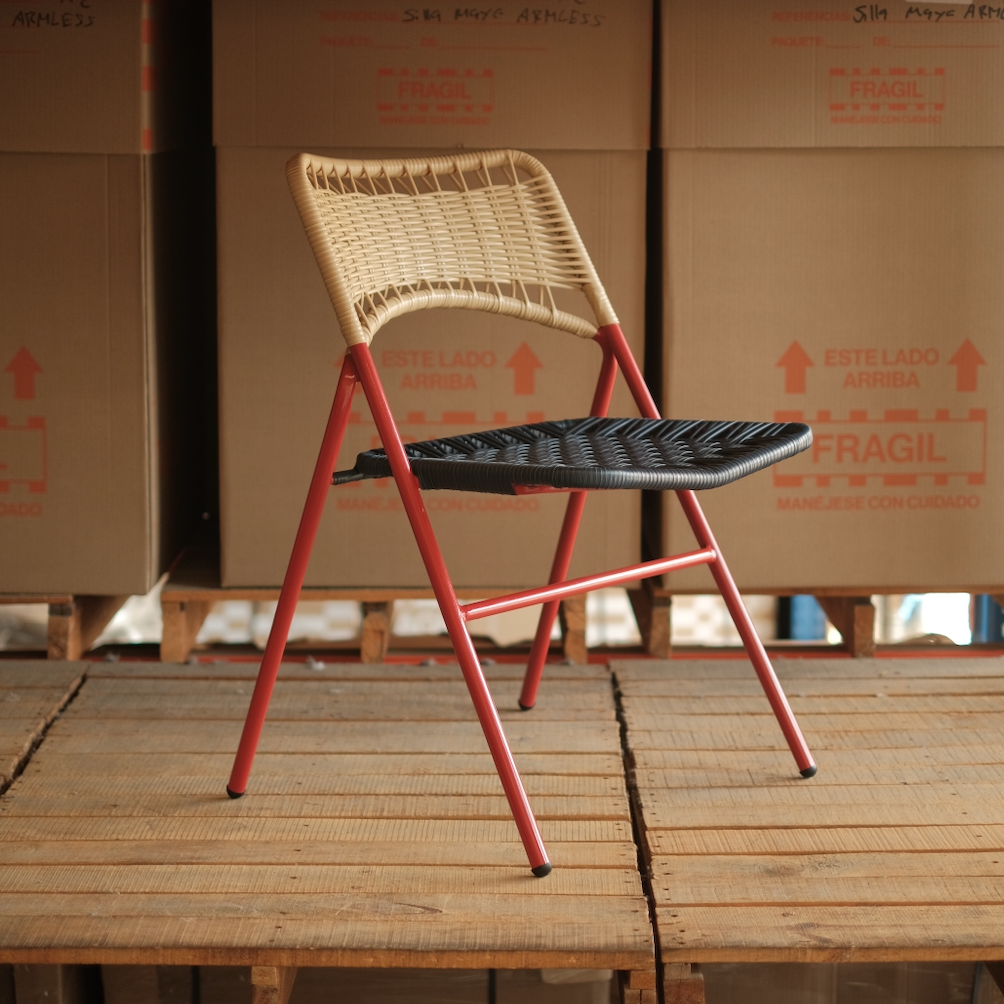 A CHAIR FROM NY [SILLA]