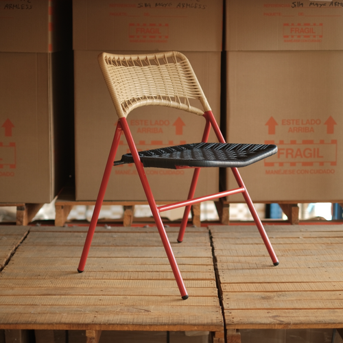 A CHAIR FROM NY [SILLA]