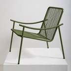 Poltrona Skii X de Tucurinca con estructura verde militar