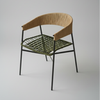 Silla Maye II de Tucurinca con estructura negra, tejido en cabuya verde militar y cordón cienaguero
